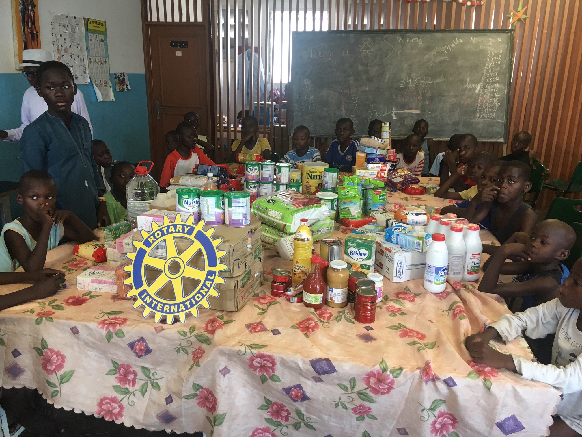 LE ROTARY CLUB POINTE-NOIRE BIENFAITEUR DES ORPHELINATS LE ROTARY CLUB POINTE-NOIRE BIENFAITEUR DES ORPHELINATS