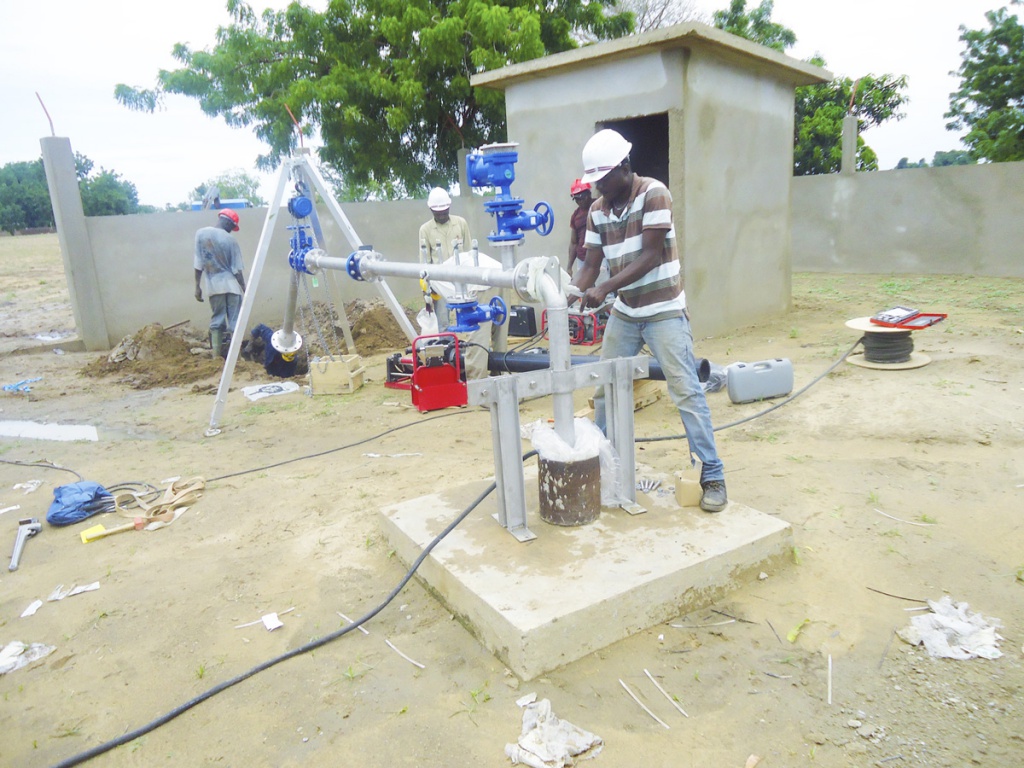 Remise d’un forage en eau potable